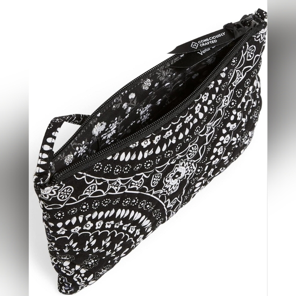 Vera Bradley RFID Convertible Wristlet, Pattern is Black Bandana Medallio - Picture 3 of 6